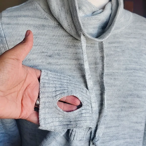 Dakini Grey Knitted Sweater (M) - Picture 2 of 8